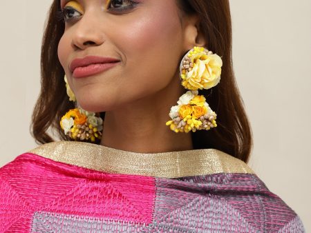 Yellow Gold-Plated Flower Maang Tika Earrings - Ruby Raang For Sale