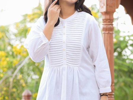 Kaajh Women s Pastel White Cotton Tunic Top For Sale